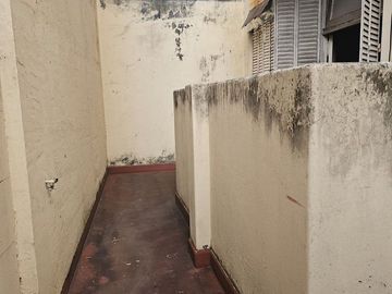 VENTA 3 AMB A REFACCIONAR PATIO 97 MTS -ONCE
