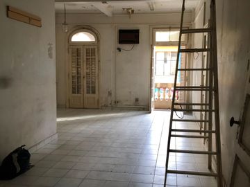 VENTA 3 AMB A REFACCIONAR PATIO 97 MTS -ONCE