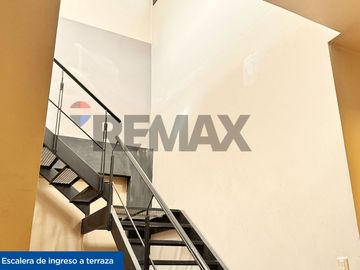 Casa Venta 4 Dorm, c/coch, jardín, terraza Flores