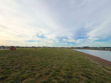 Venta Lote a laguna barrio San Roque Canning