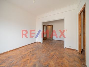 VENTA DE DPTO. 3 AMB. CON PATIO EN BALVANERA