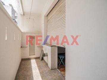 VENTA DE DPTO. 3 AMB. CON PATIO EN BALVANERA