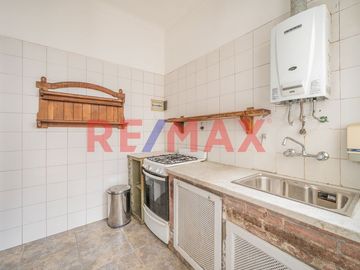 VENTA DE DPTO. 3 AMB. CON PATIO EN BALVANERA