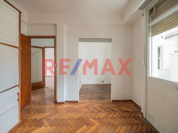 VENTA DE DPTO. 3 AMB. CON PATIO EN BALVANERA