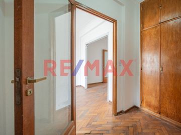 VENTA DE DPTO. 3 AMB. CON PATIO EN BALVANERA