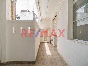 VENTA DE DPTO. 3 AMB. CON PATIO EN BALVANERA
