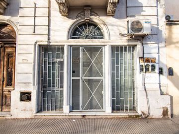 VENTA PH CASA 5 AMB PARQUE CHACABUCO PATIO TERRAZA