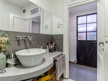 VENTA PH CASA 5 AMB PARQUE CHACABUCO PATIO TERRAZA