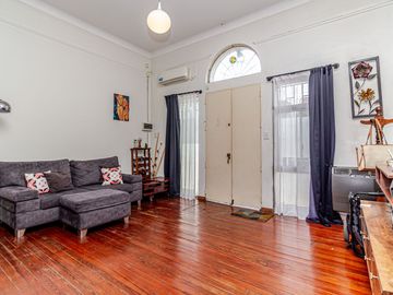 VENTA PH CASA 5 AMB PARQUE CHACABUCO PATIO TERRAZA