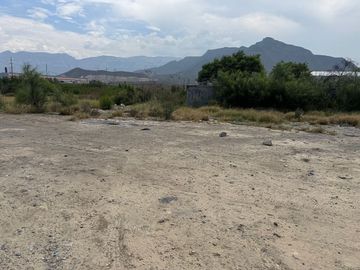 Terreno sobre avenida en esquina en García NL
