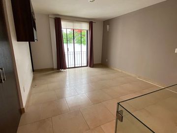 Oportunidad Casa en renta Juriquilla Triana,3 Recs con baño c/u