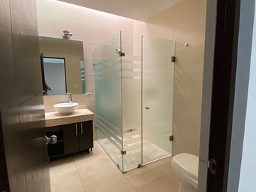 Oportunidad Casa en renta Juriquilla Triana,3 Recs con baño c/u