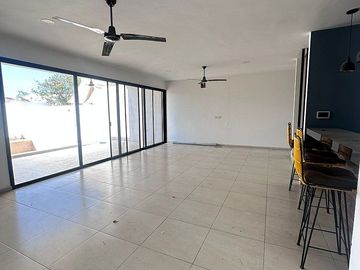 CASA EQUIPADA EN VENTA EN BELLAVISTA DZITYÁ, MÉRIDA