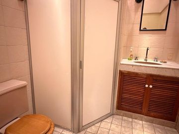 VENTA Casa Principal + Estudio independiente en Col. Chapalita