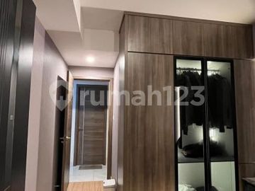Dijual Apartmen Skyhouse 3 BR Semi Furnished Unit Tinggal Bawa Koper