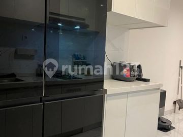 Dijual Apartmen Skyhouse 3 BR Semi Furnished Unit Tinggal Bawa Koper