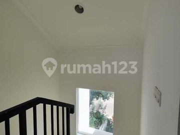 Rumah Bagus Unfurnished SHM BSD Avani, Tangerang
