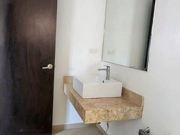 Renta Casa 3 Recamaras con piscina Montes de Ame sin muebles