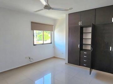 Renta Casa 3 Recamaras con piscina Montes de Ame sin muebles
