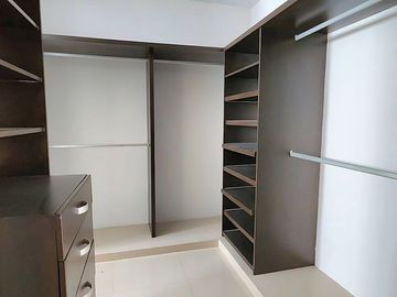 Renta Casa 3 Recamaras con piscina Montes de Ame sin muebles