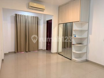 Disewakan Rumah 6 KT Semi Furnished di Pd. Pucung, Kec. Pd. Aren, Kota Tangerang Selatani