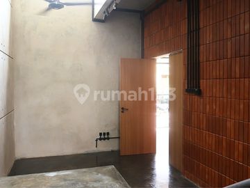 Dijual Rumah Design Industrial 2 Lantai SHM di Bsd Nusaloka