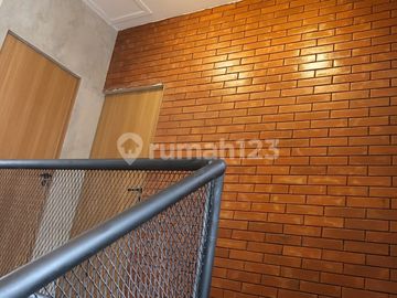 Dijual Rumah Design Industrial 2 Lantai SHM di Bsd Nusaloka
