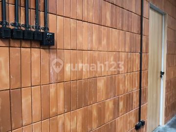 Dijual Rumah Design Industrial 2 Lantai SHM di Bsd Nusaloka