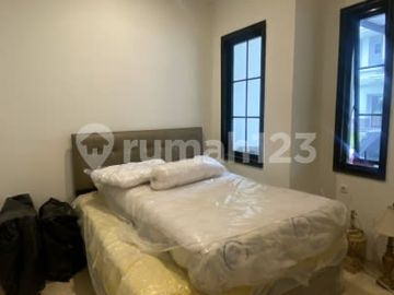 Turun 900 Juta Hot Item Sale Rumah Baru Hoek 3 Lantai Full Bangunan Siap Masuk