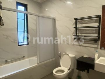 Turun 900 Juta Hot Item Sale Rumah Baru Hoek 3 Lantai Full Bangunan Siap Masuk