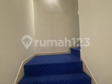 Turun 900 Juta Hot Item Sale Rumah Baru Hoek 3 Lantai Full Bangunan Siap Masuk