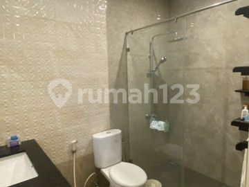Turun 900 Juta Hot Item Sale Rumah Baru Hoek 3 Lantai Full Bangunan Siap Masuk