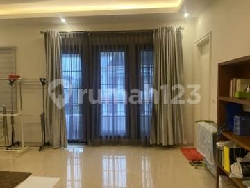 Turun 900 Juta Hot Item Sale Rumah Baru Hoek 3 Lantai Full Bangunan Siap Masuk