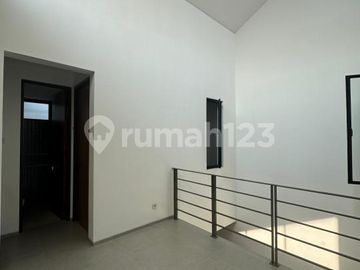 Dijual Rumah Modern Minimalis di Alam Sutera, Unit Baru Bangun Lokasi Nyaman Sangat Strategis