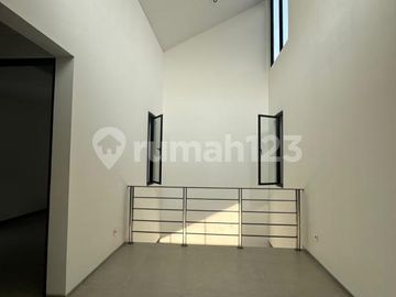 Dijual Rumah Modern Minimalis di Alam Sutera, Unit Baru Bangun Lokasi Nyaman Sangat Strategis