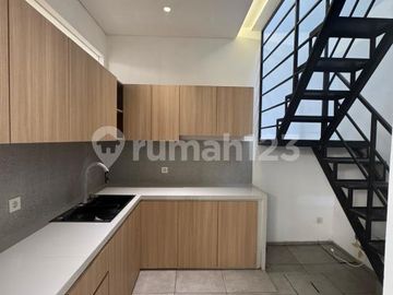 Dijual Rumah Modern Minimalis di Alam Sutera, Unit Baru Bangun Lokasi Nyaman Sangat Strategis