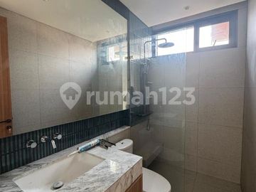 Dijual Rumah Modern Minimalis di Alam Sutera, Unit Baru Bangun Lokasi Nyaman Sangat Strategis