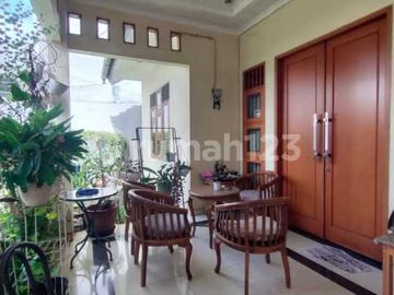 Dekat Akses Tol, Rumah, 1,5 Lantai, SHM, di Bintaro