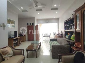 Dekat Akses Tol, Rumah, 1,5 Lantai, SHM, di Bintaro