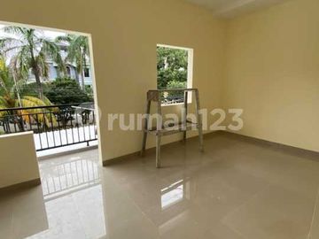 Dijual Rumah Renov 2 Lantai di Regency Villa Melati Mas