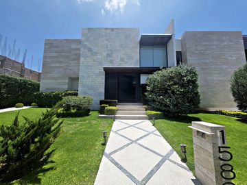 Residencia de 1,200 m² en El Campanario, Querétaro