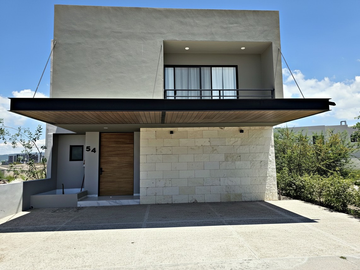 Estrenar en Lomas del Campanario | 286 m², 3 recs con baño y vestidor de nogal