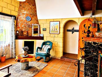 Casa estilo hacienda en Colinas del Bosque | 513 m² de terreno, 4 recámaras