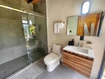 Casa en venta en Avandaro, Valle de Bravo, México