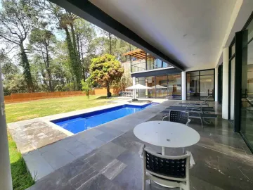 Casa en venta en Avandaro, Valle de Bravo, México