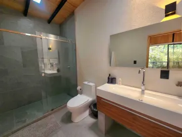 Casa en venta en Avandaro, Valle de Bravo, México