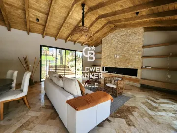 Casa en venta en Avandaro, Valle de Bravo, México