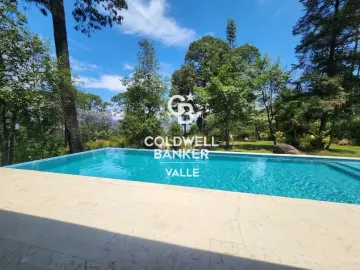 Casa en venta en Avandaro, Valle de Bravo, México