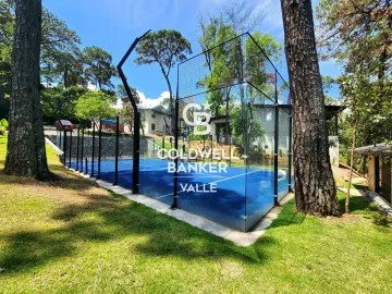 Casa en venta en Avandaro, Valle de Bravo, México