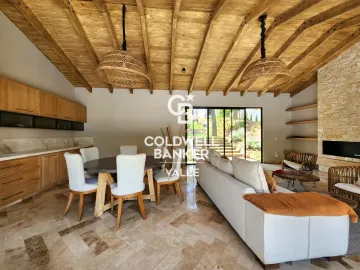 Casa en venta en Avandaro, Valle de Bravo, México